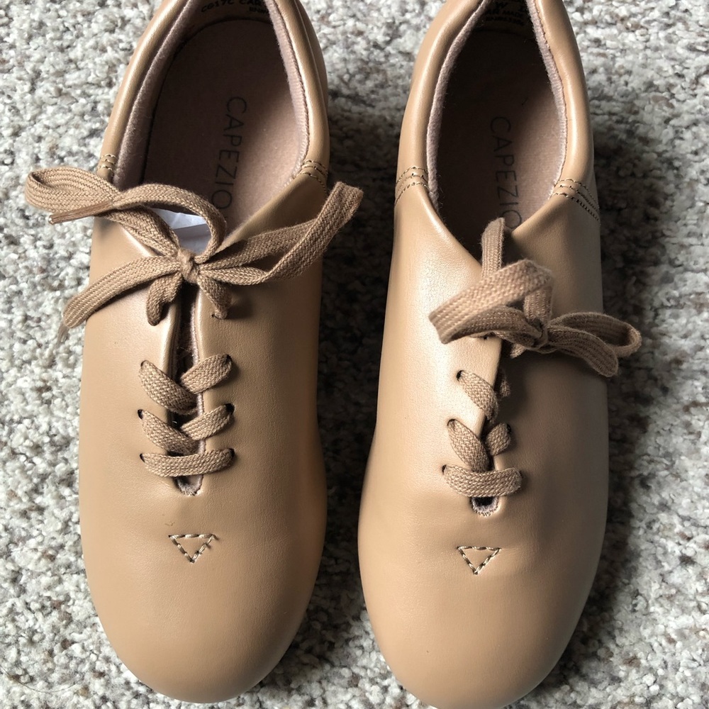 New! Capezio Toddler/Little Kid Fluid CG17C Tap Shoe.  size 1.5, caramel color.